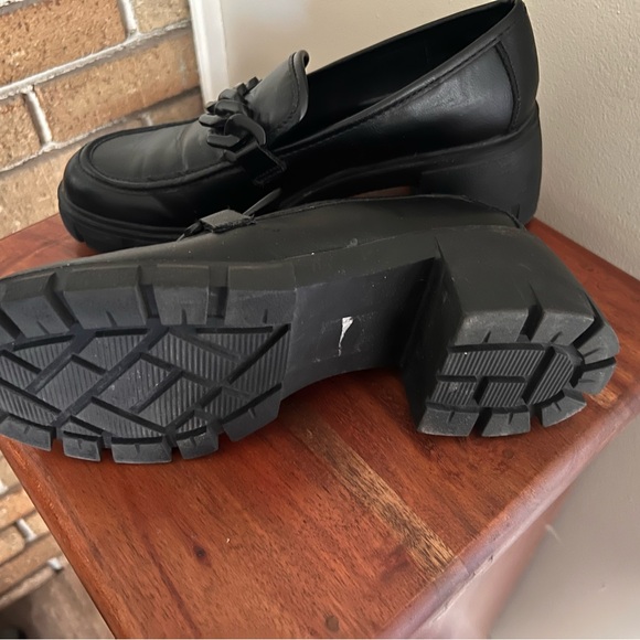 Madden Girl Black Slip-On Loafers Classic Design - Picture 4 of 5